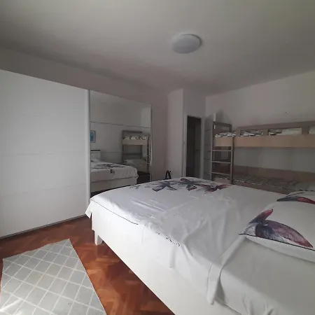 Apartment Mika