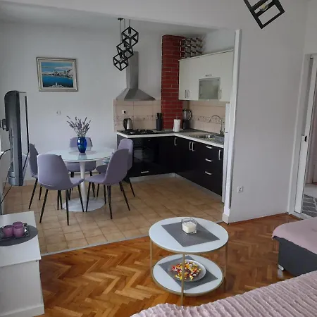 Apartament Mika *